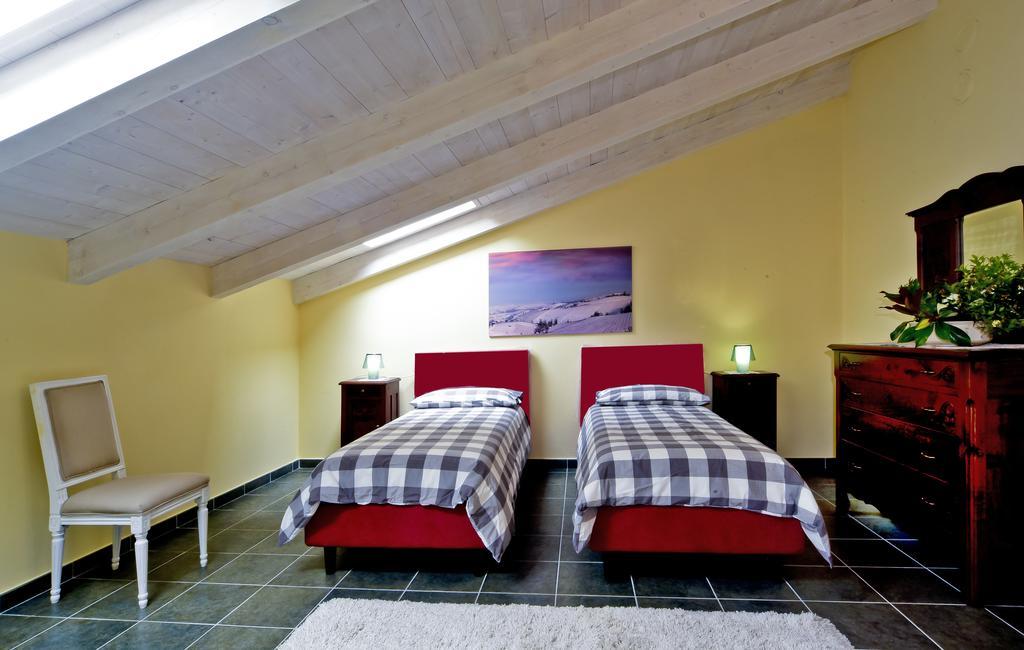 Casa Nalin La Morra Quarto foto